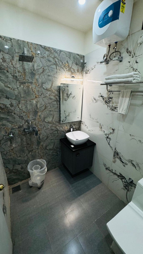 Bathroom 5, Hotel RS Grand, Chandauli