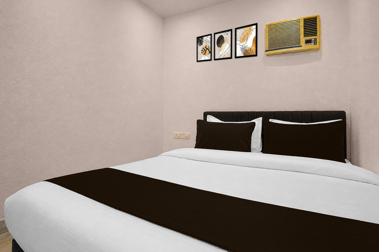 Room 4, Luxury Mkni House, Mumbai Suburban
