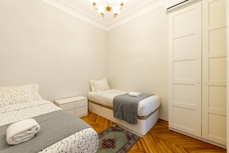 Room 3, M Tol254 Acogedor Piso con Balcones en el Centro, Madrid