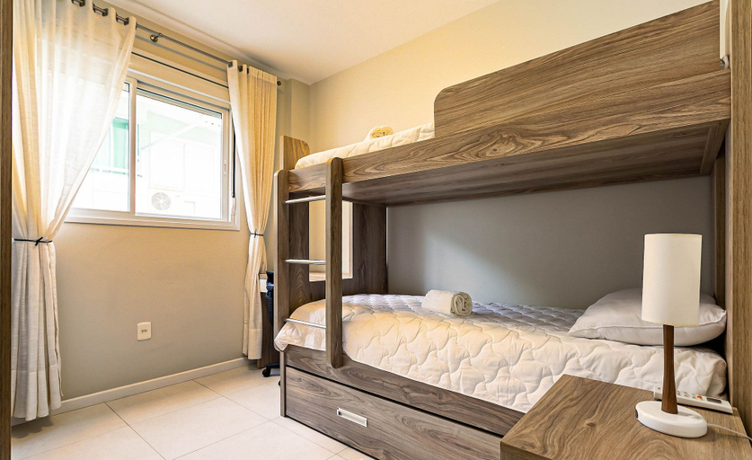 Room 2, Comfortable Apart 400 m From the Beach Idp104, Florianopolis