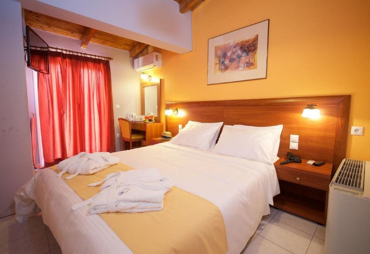 Bedroom 2, Mirabel CityCenter Hotel, Ionian Islands