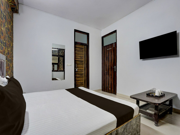 Room 5, Deluxe With Balcony The Cloud inn Hotel Grand, Gautam Buddha Nagar