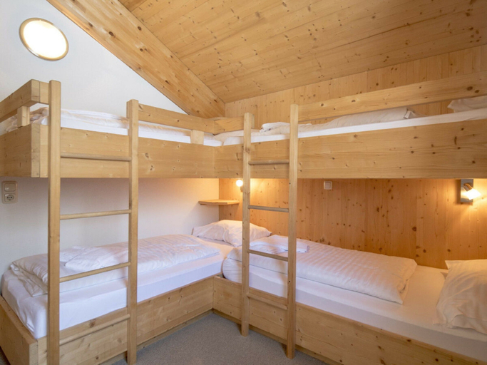 Room 2, Cabin in Turrach With Sauna and Wi-fi, Murau