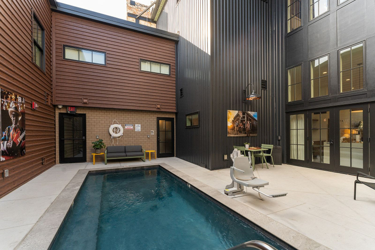 Pool 3, The Miss Lou, Orleans