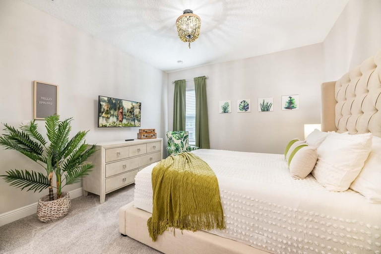 Room 2, Sophisticated Villa With Movie Room at Encore, Osceola
