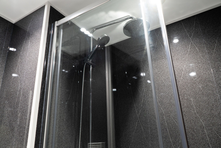 Bathroom 4, Britannia Hotel Wolverhampton, Wolverhampton