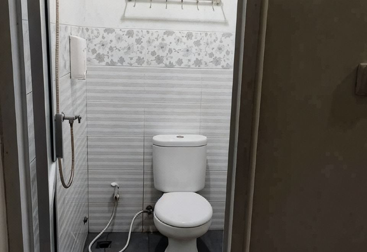Bathroom, Hotel Golden Vella, Central Bangka