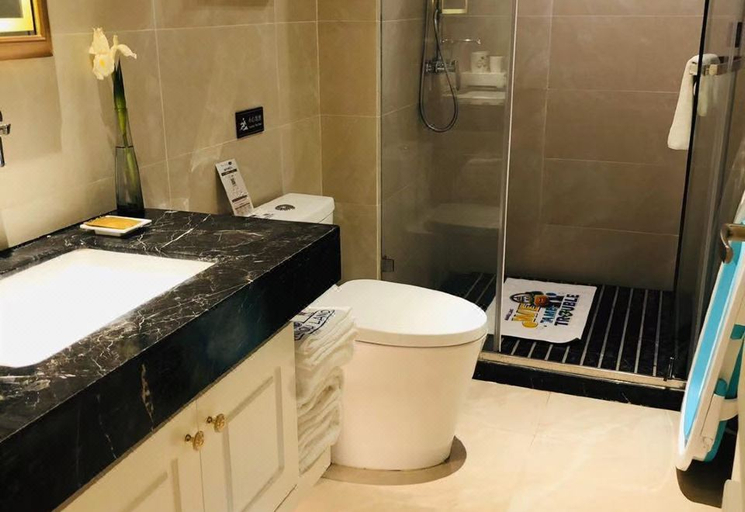 Bathroom 3, Polysheron Hotel (Shantou High-speed Railway Station The Mixc), Shantou