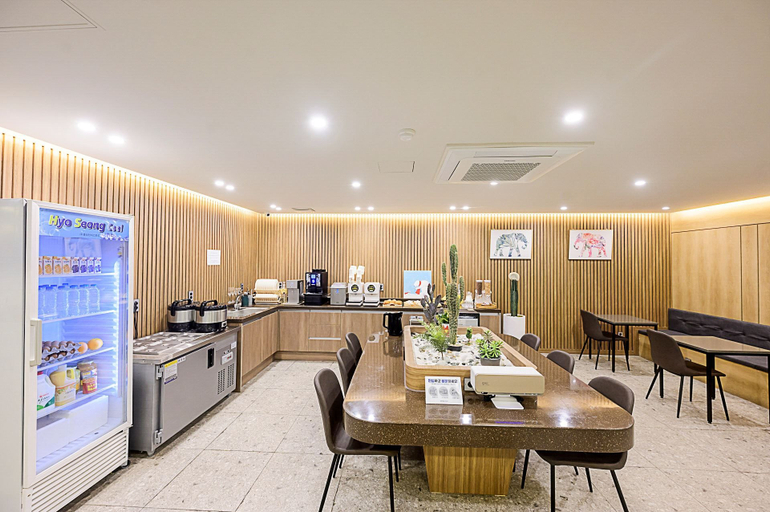 Food & Drinks 4, Mokpo H Avenue Hotel Peace Plaza, Muan