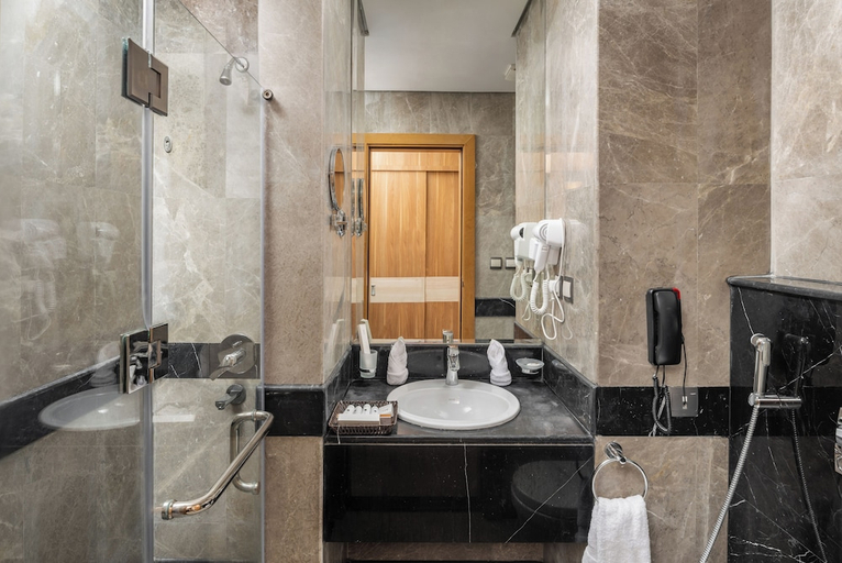 Bathroom 5, Roots Hotel, Makkah