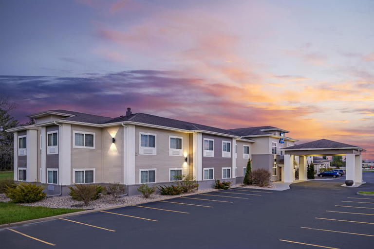 Exterior & Views 2, Best Western Plover-Stevens Point Hotel & Conference Center, Portage