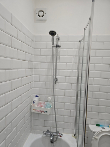 Bathroom 3, Room-ground Floor two Bedroom Flat, London