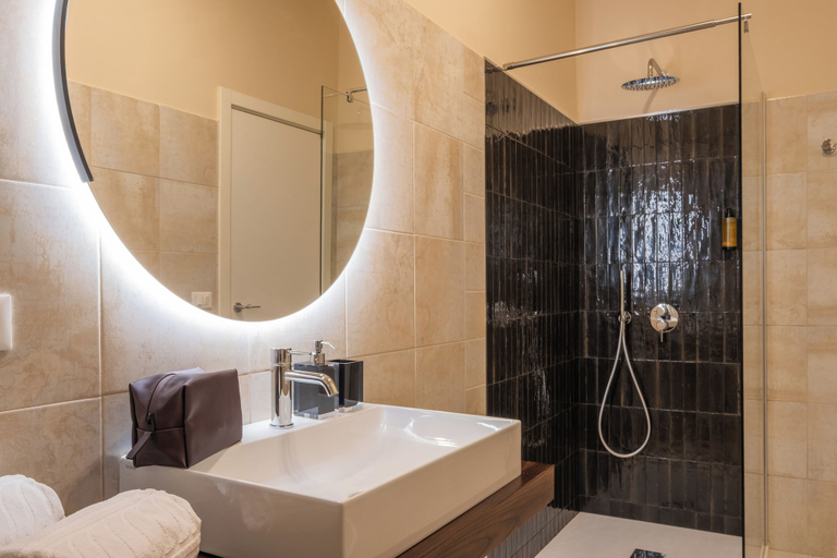 Bathroom 5, Imbriani 24, Lecce