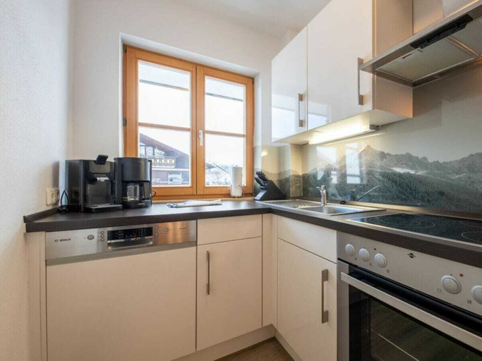 Private kitchen 5, Holiday Apartment With 1 Bedroom, Garmisch-Partenkirchen