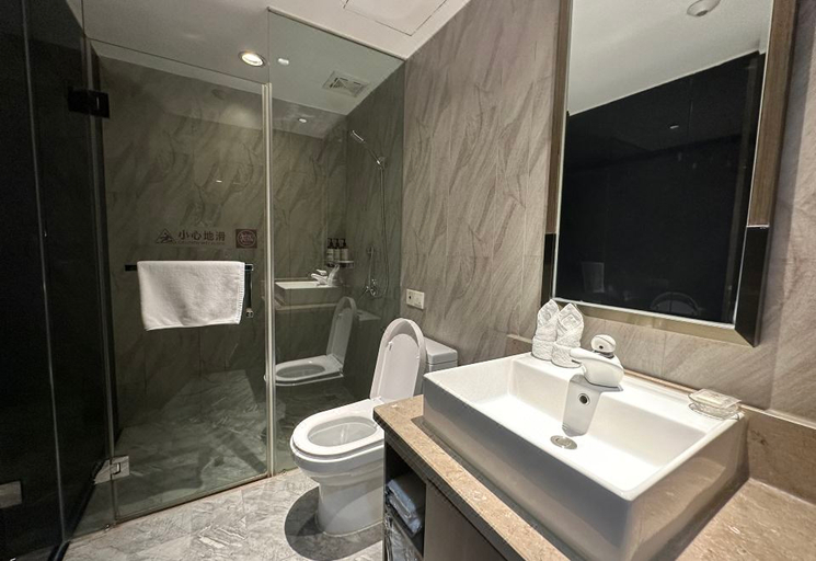 Bathroom 3, Rezen Kingtown Hotel (Chongqing Xinpaifang), Chongqing