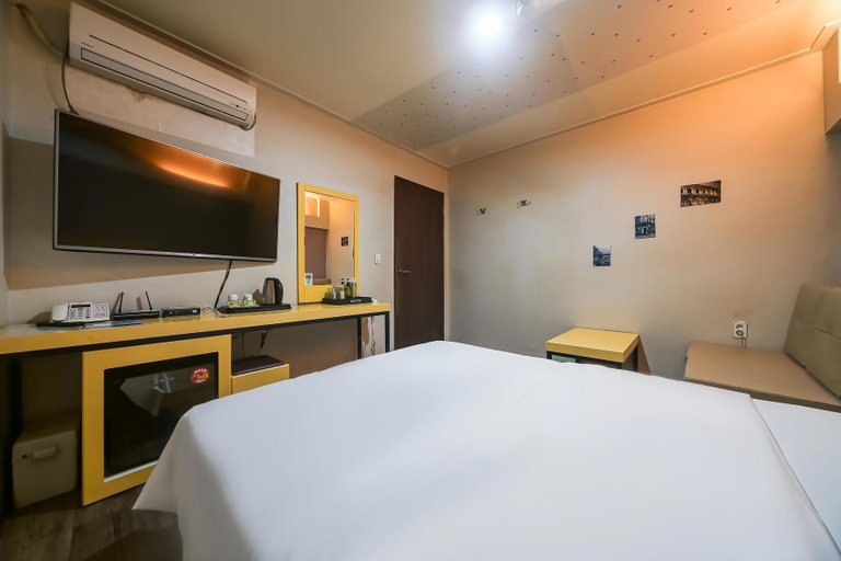 Bedroom 2, Eumseong Cello, Eumseong