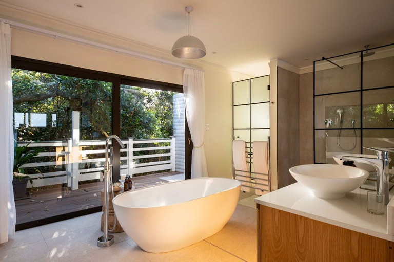 Bathroom 4, Prana Lodge, Amathole