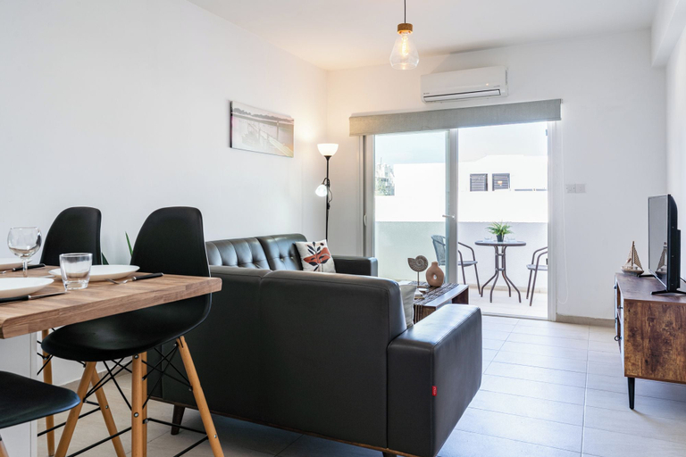 Dining, Olympian Beach 2BR Suite with Balcony