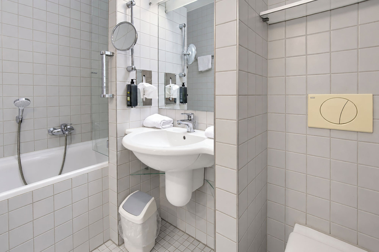 Bathroom 5, Seminaris Sunday Hotel Bad Honnef, Rhein-Sieg-Kreis
