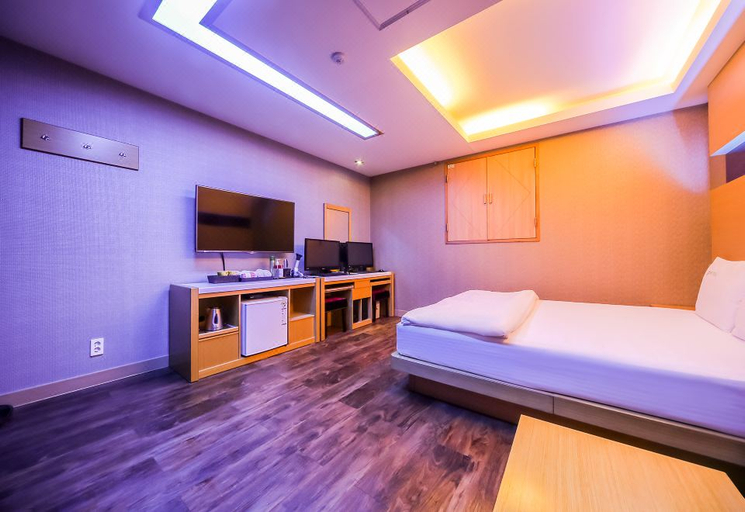 Bedroom 3, Gumi Okgye Soo, Gumi