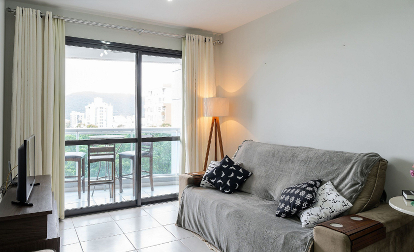 Living area, Apt W/balcony and BBQ 500m From the Beach Rml605, Imbituba