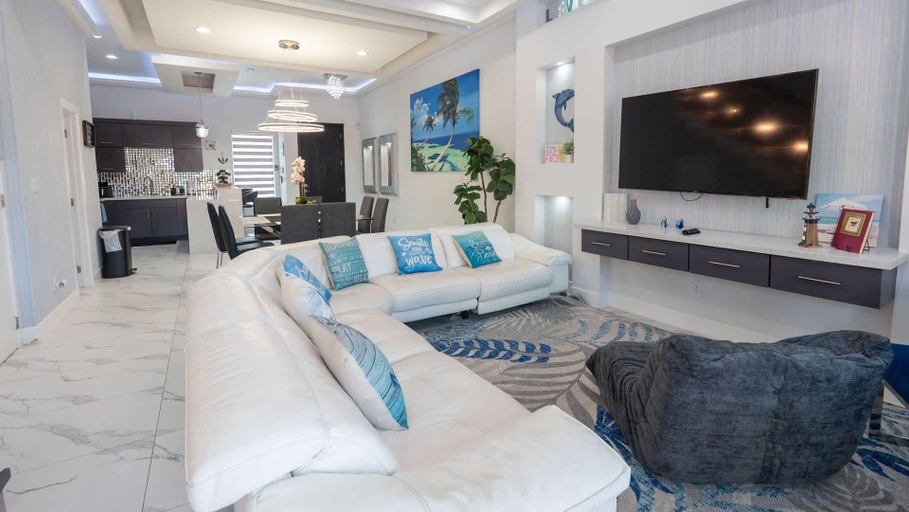Living area 4, Sleeps 12, Pool, Walk To Beach 3 Bedroom Townhouse, Cameron