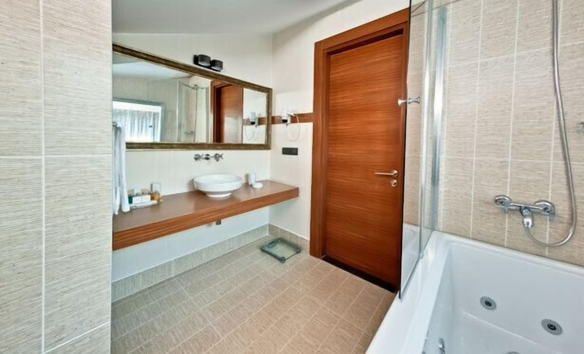 Bathroom 3, Riva Resatbey Hotel, Yüreğir