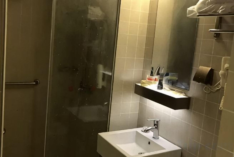 Bathroom, Jinjiang Inn Select (Fanchang RT-Mart Business Square), Wuhu