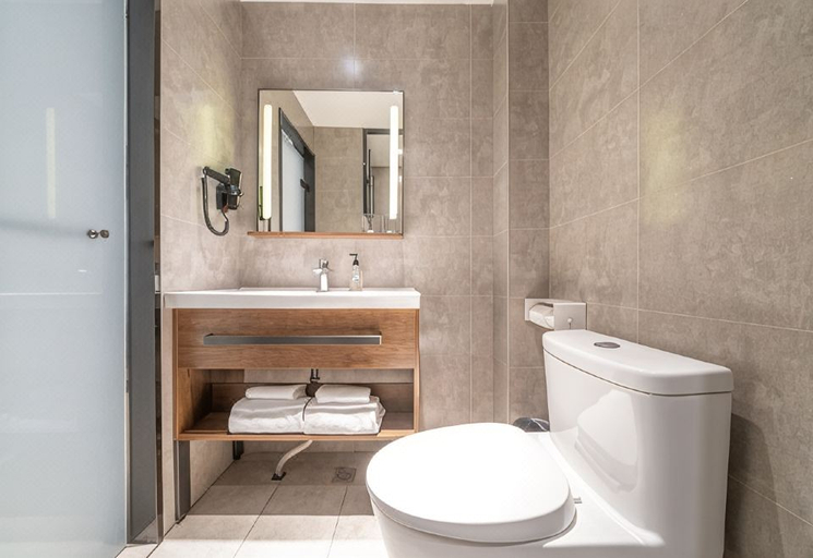 Bathroom 3, HanTing Hotel (Beijing Changping Science Park), Beijing