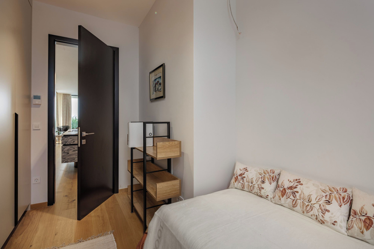 Room 2, Luxury Pool & Spa Villa Miracle, Brtonigla