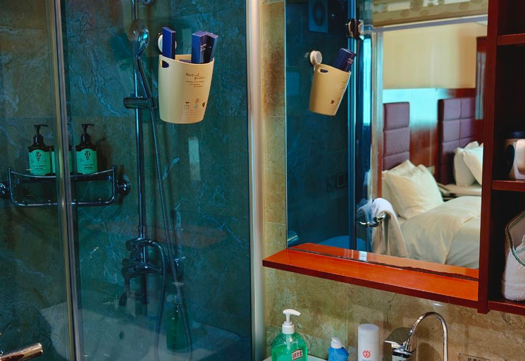 Bathroom 3, Hualian Hotel (Guiyang Spray Pool Subway Station), Guiyang