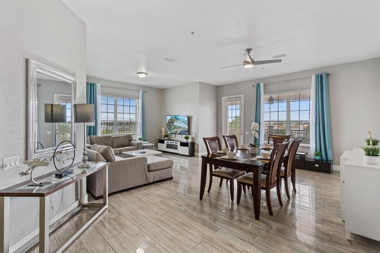 Primary image, Spacious 4BR Vista Cay Retreat Near Universal, Orange