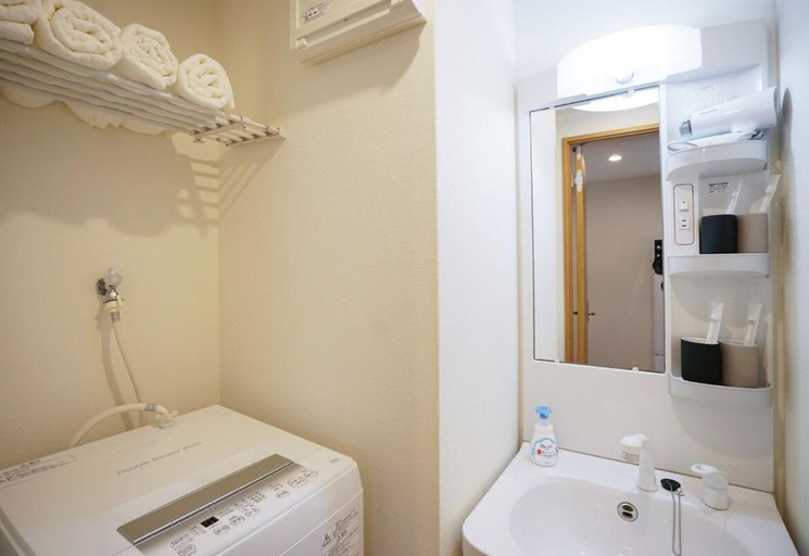 Bathroom 3, ChuanHouse Namba Minami-Hanazonocho, Osaka