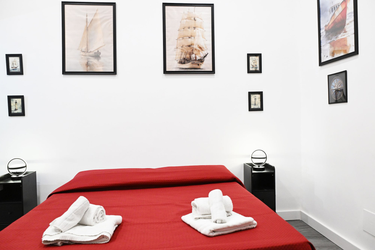 Room 2, Siren Lot, Napoli