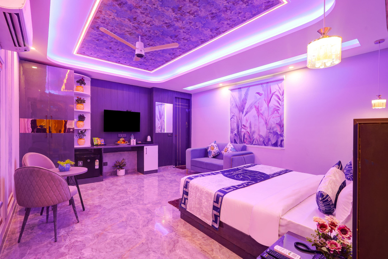 Room 5, Hotel Premium Suites Delhi IGI Airport, Delhi