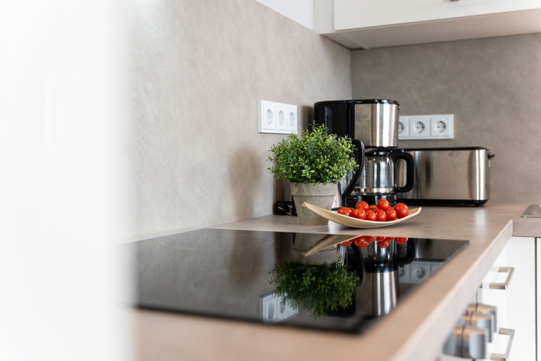 Private kitchen 5, Modern Holiday Apartment With Sunny Loggia, Lübeck
