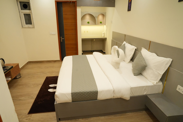 Room 5, Hotel Elite Suites, Gurgaon