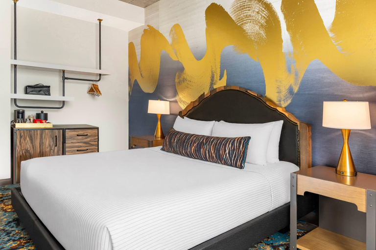 Bedroom 3, Cambria Hotel Nashville Downtown, Davidson
