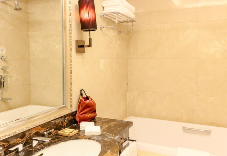 Bathroom 4, Taiyuan Maoye World Huakang Dijing Hotel, Taiyuan