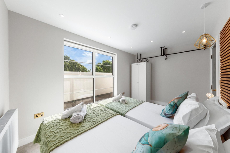 Room 5, 2bedroom 2bathroom Penthouse Wembley Stadium, London