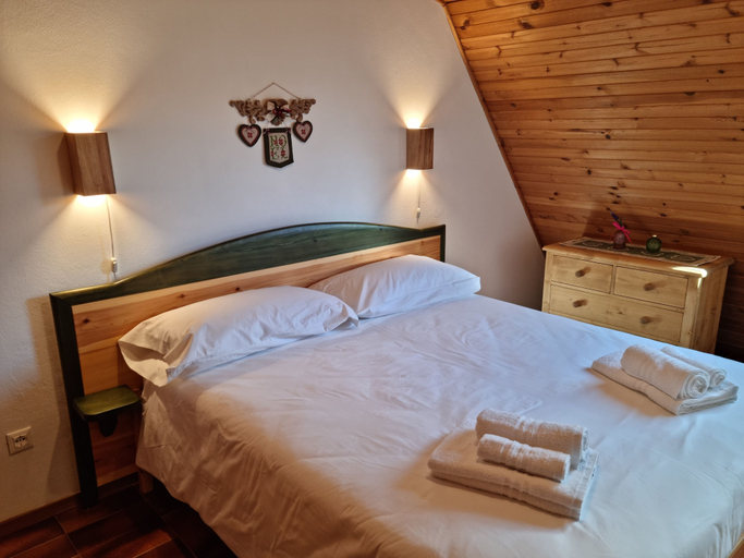 Room 2, Zoncolan Secret Escape - Wifi - Netflix - Parking, Udine