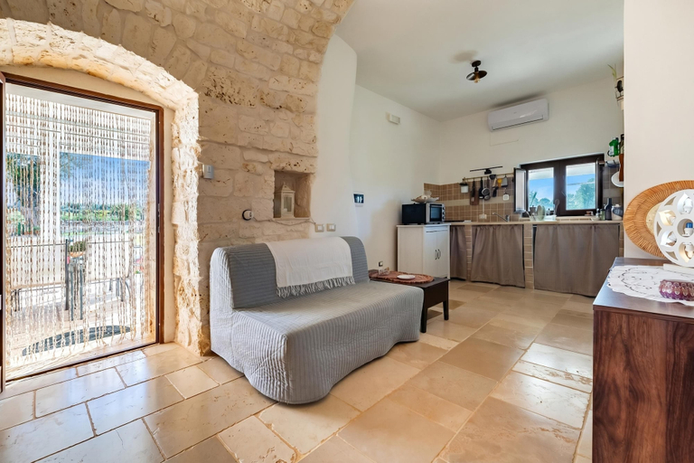 Living room 2, Trullo Conosolo With Pool, Taranto