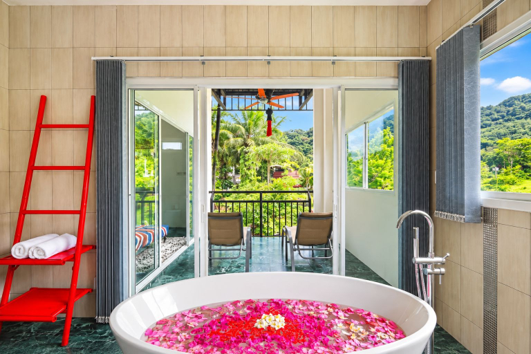 Bathroom 4, Villa Nap Dau 10 Bedrooms, Phuket Island