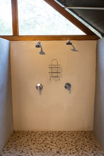 Bathroom 4, MILIMA Big 5 Safari Lodge, Mopani