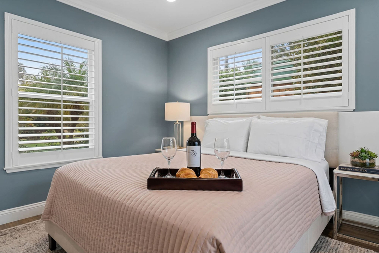 Room 5, Luxe 4BR Waterfront w Htd Pool 5min to Beach, Broward
