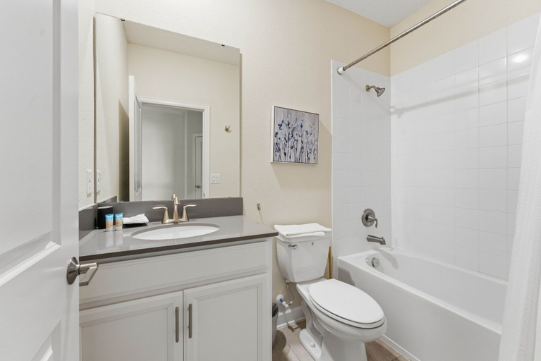 Bathroom 2, 5BR Resort Home w/ Private Pool Near Disney, Osceola