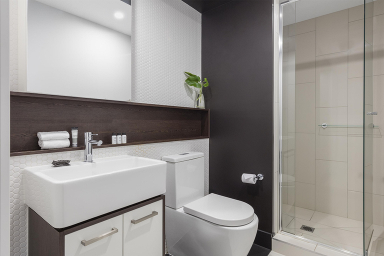Bathroom 5, Oaks Melbourne Southbank Suites, Melbourne