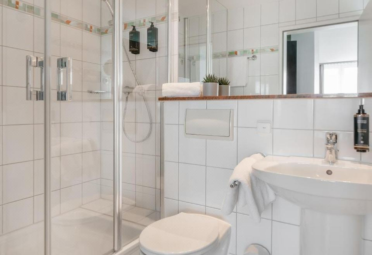 Bathroom 5, Parkhotel Hameln, Hameln-Pyrmont