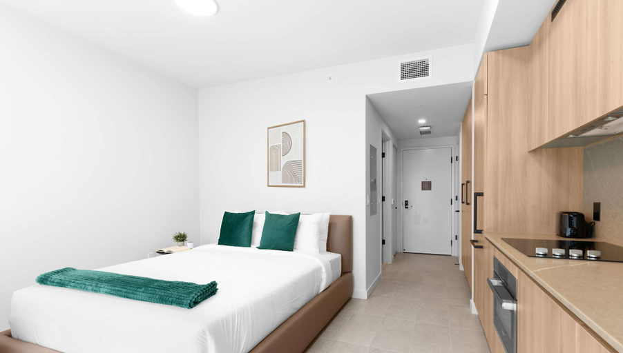 Room 4, Elite Stay With Rooftop Vibes Studio, Miami-Dade