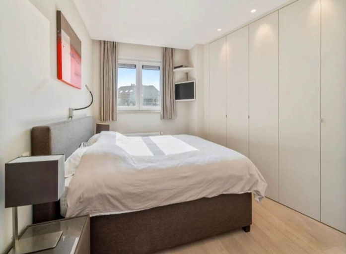 Room 2, Apartment in Blankenberge With Ocean Views, West-Vlaanderen